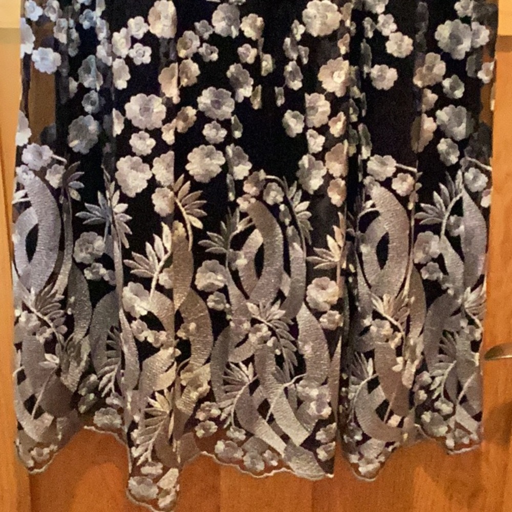 Black & Silver Layered Skirt - Picture 3 of 8